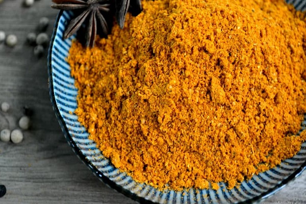 ادویه کاری در چه خورشت هایی استفاده میشود